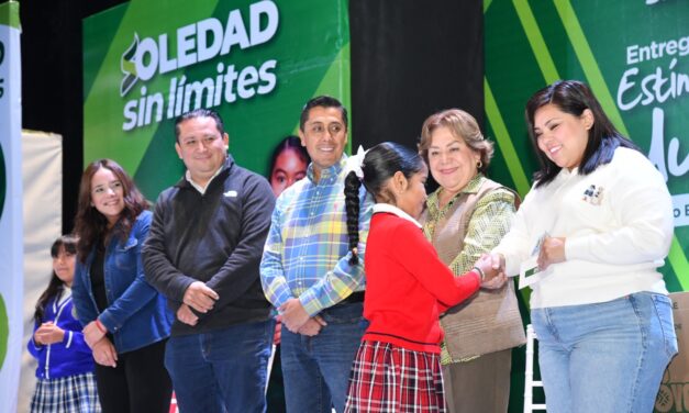 GOBIERNO DE SOLEDAD IMPULSA Y RECONOCE DESEMPEÑO DE ESTUDIANTES DE ALTO PROMEDIO