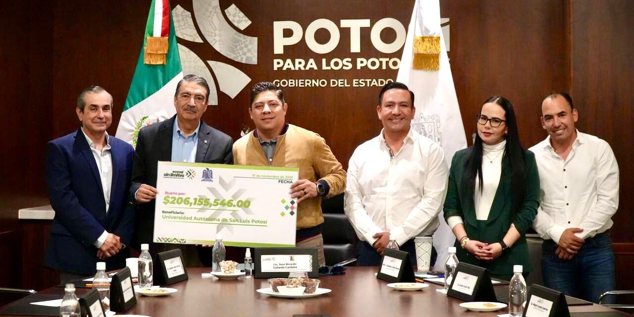 RICARDO GALLARDO CUMPLE A LA UASLP Y ENTREGA MAS DE 206 MILLONES