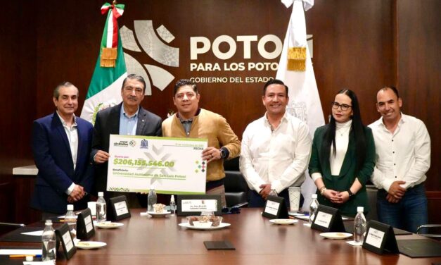 RICARDO GALLARDO CUMPLE A LA UASLP Y ENTREGA MAS DE 206 MILLONES