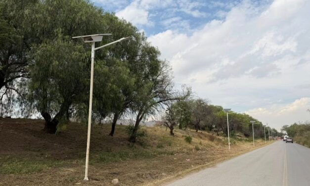 Gobierno de la Capital mejora seguridad y movilidad en acceso a la comunidad de Arroyos, en la Delegación La Pila