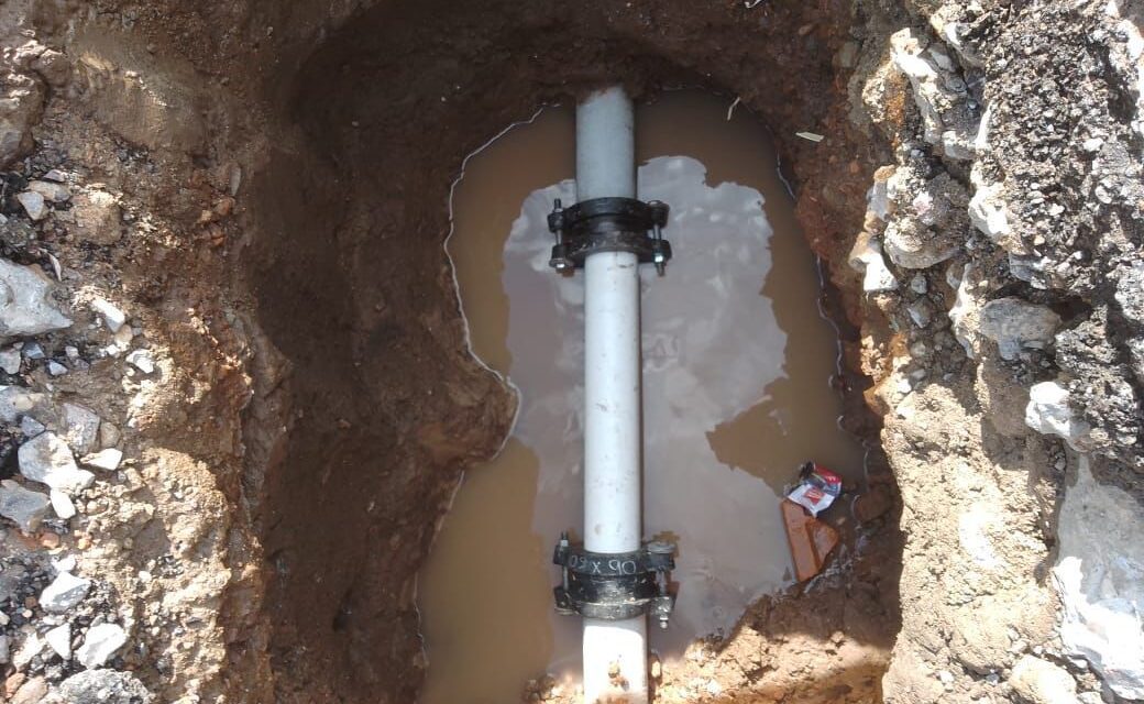 Interapas atiende de manera inmediata fuga de agua en Fray J. de Xuárez