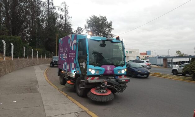 Ayuntamiento de SLP refuerza barrido mecánico en vialidades principales de la ciudad