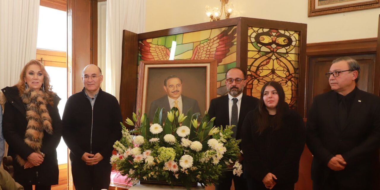 Cabildo de la Capital rinde homenaje póstumo al ex gobernador Guillermo Fonseca Álvarez