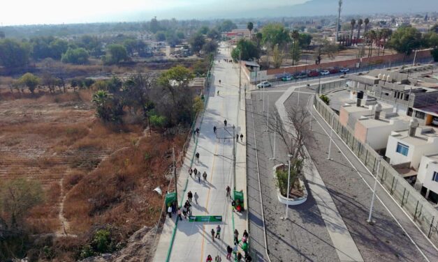 CON CONCRETO HIDRÁULICO, ALCALDE JUAN MANUEL NAVARRO RENUEVA AVENIDA LIBERTAD EN EL MORRO