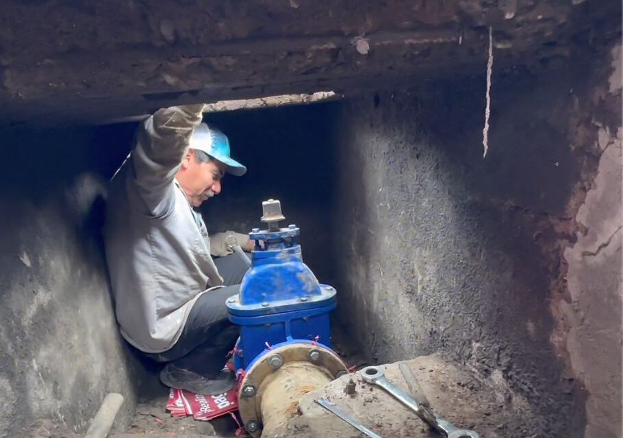 Interapas da mantenimiento a válvulas de la zona norte para mejorar el suministro de agua