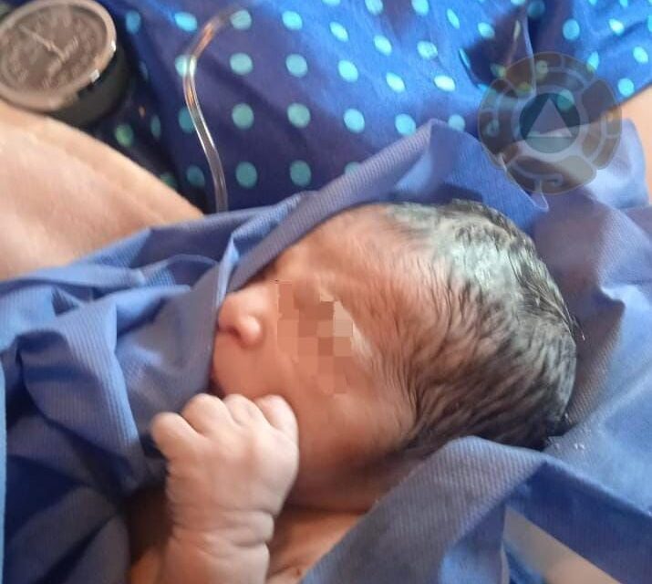 Personal de Protección Civil Municipal auxilia a mujer en labor de parto y atiende nacimiento en la vía pública