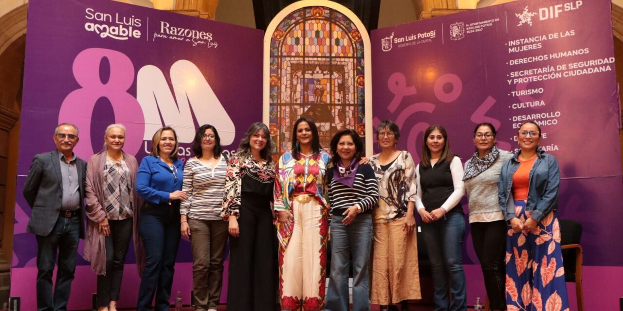 Reflexionan sobre el papel de las mujeres en las artes visuales en conversatorio realizado en Palacio Municipal