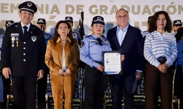 “Firmes y dignas”: Alcalde Galindo gradúa primera generación de Centinelas