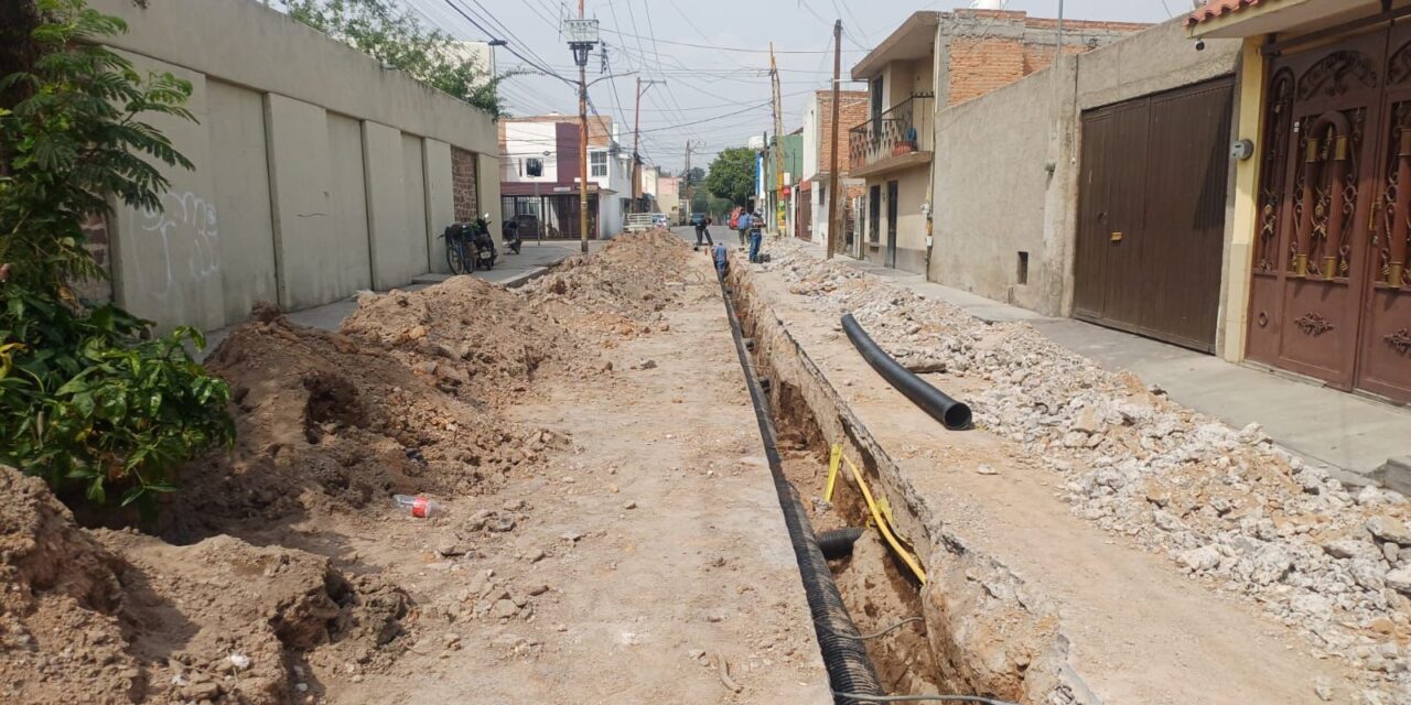 Interapas sustituye más de mil 500 metros de drenaje sanitario en la Zona Metropolitana