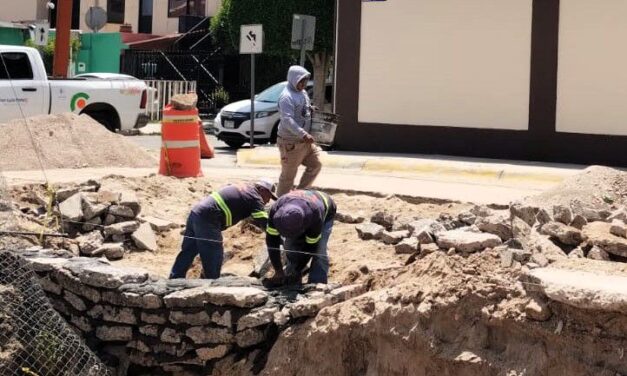 Intervienen vialidad en colonia Del Valle con demolición y reconstrucción integral
