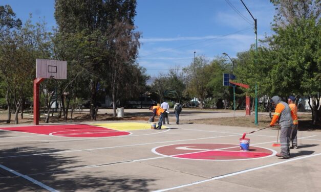 Capital al 100 refuerza mantenimiento en el Parque de a Peso con jornada integral de limpieza