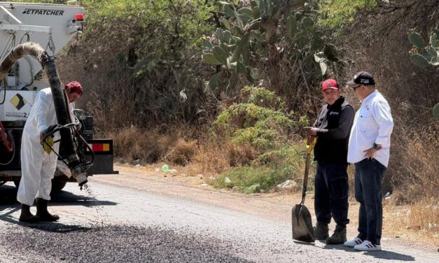 Firme modernización de vial del Gobierno Municipal de SLP en la zona rural de Bocas
