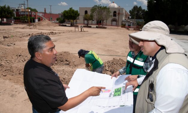 ALCALDE JUAN MANUEL NAVARRO SUPERVISA LA CONSTRUCCIÓN DE NUEVO PARQUE EN LA COLONIA 21 DE MARZO