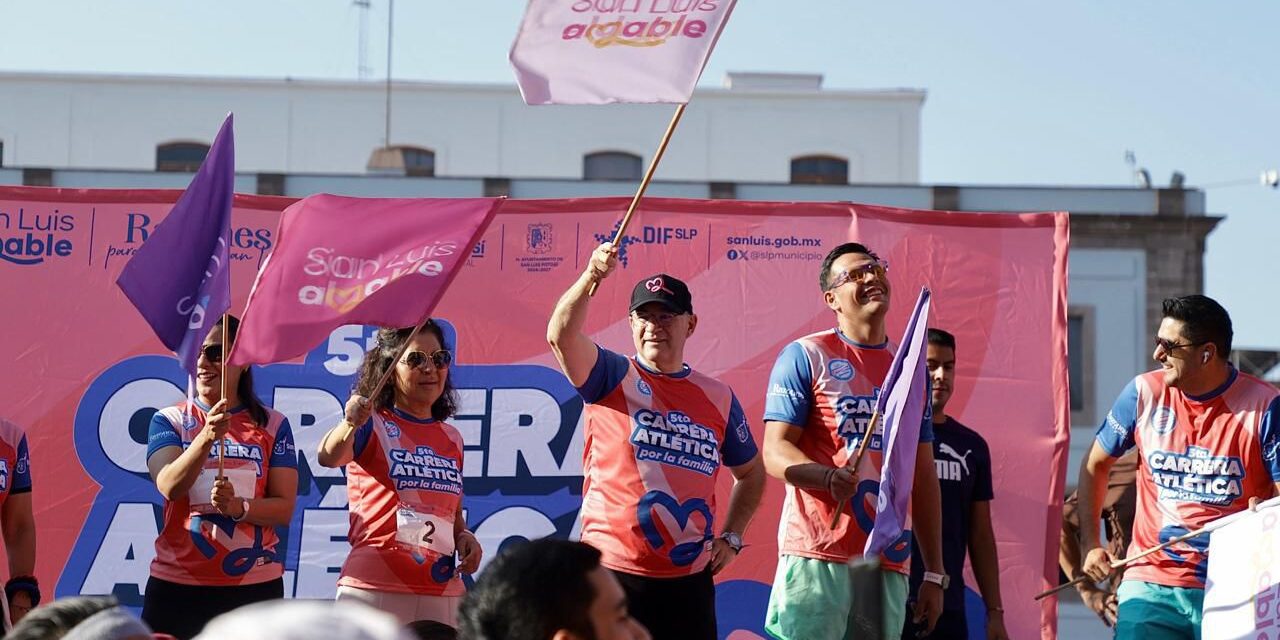 Más de 2 mil atletas celebran la unión en la Carrera por la Familia del DIF Municipal