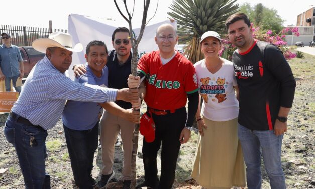 Anuncia Enrique Galindo obras de agua potable y drenaje para Tierra Blanca