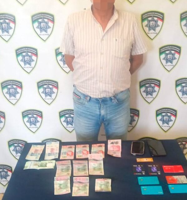 Policía de la Capital detiene a presunto “desplazador” de tarjetas bancarias en el Centro Histórico