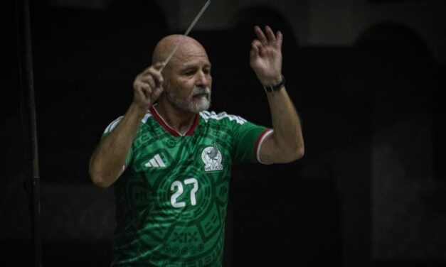 FÚTBOL Y MÚSICA SE UNEN EN EXITOSO CONCIERTO SINFÓNICO