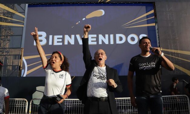 Más de 10 mil personas abarrotan Plaza del Carmen en triunfo de México
