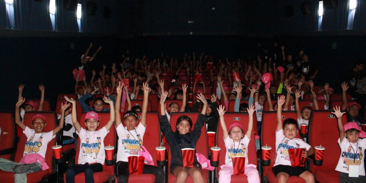 Más de 800 niñas y niños disfrutan jornada de cine, gracias al Gobierno de la Capital