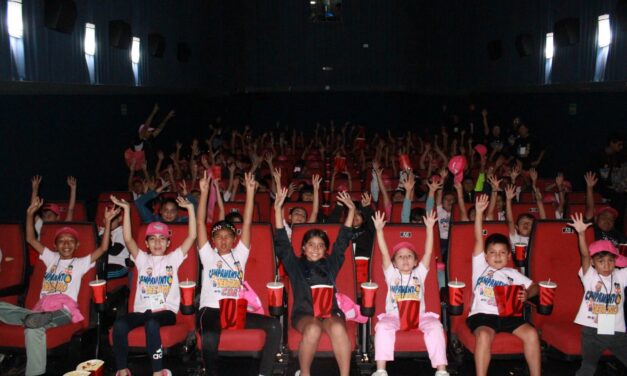 Más de 800 niñas y niños disfrutan jornada de cine, gracias al Gobierno de la Capital