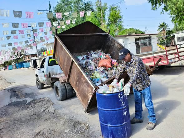 Redobla Gobierno de la Capital mantenimiento y limpieza en distintos espacios y comunidades de Bocas