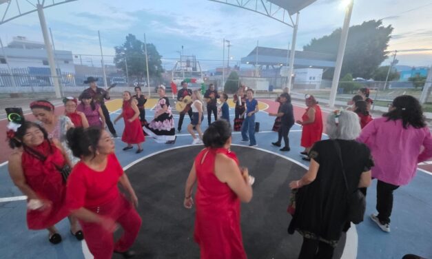 Festeja Gobierno de la Capìtal las tradiciones patrias con una emotiva celebración del «Grito de Independencia» en el CDA Simón Díaz