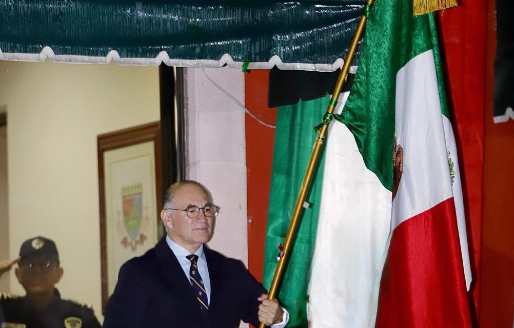 Enrique Galindo encabeza Grito de Independencia y llama a defender las libertades para transformar a México y San Luis Potosí